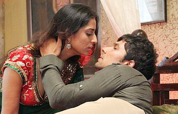 Saheb Biwi Aur Gangster Returns (2013) Hindi Full Movie Watch Online HD Download