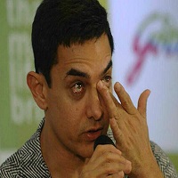 Aamir Khan Crying PK – Watch Rare Moments of Bollywood